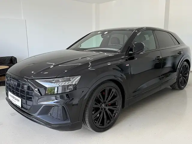 Audi Q8 50  TDI S line quattro Black Edition Ansicht 3