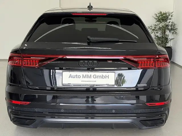 Audi Q8 50  TDI S line quattro Black Edition Ansicht 11