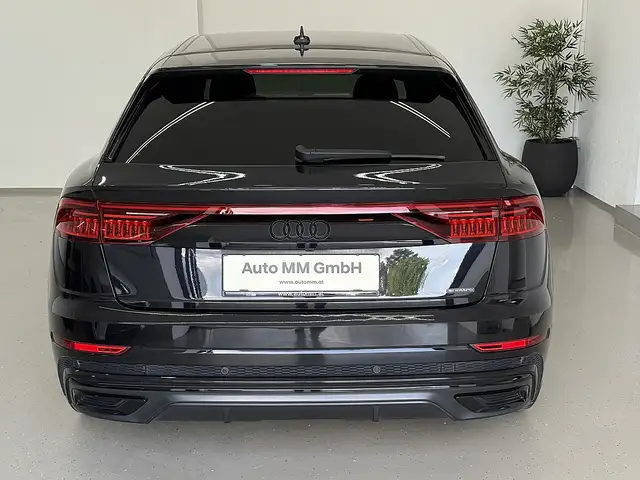Audi Q8 50  TDI S line quattro Black Edition Ansicht 12