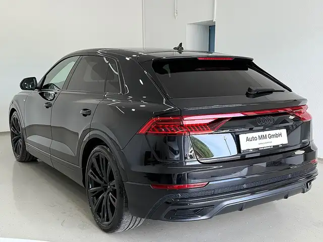 Audi Q8 50  TDI S line quattro Black Edition Ansicht 14