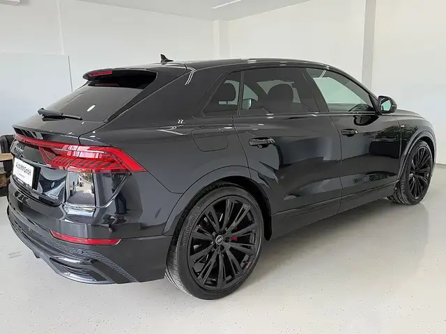 Audi Q8 50  TDI S line quattro Black Edition Ansicht 9