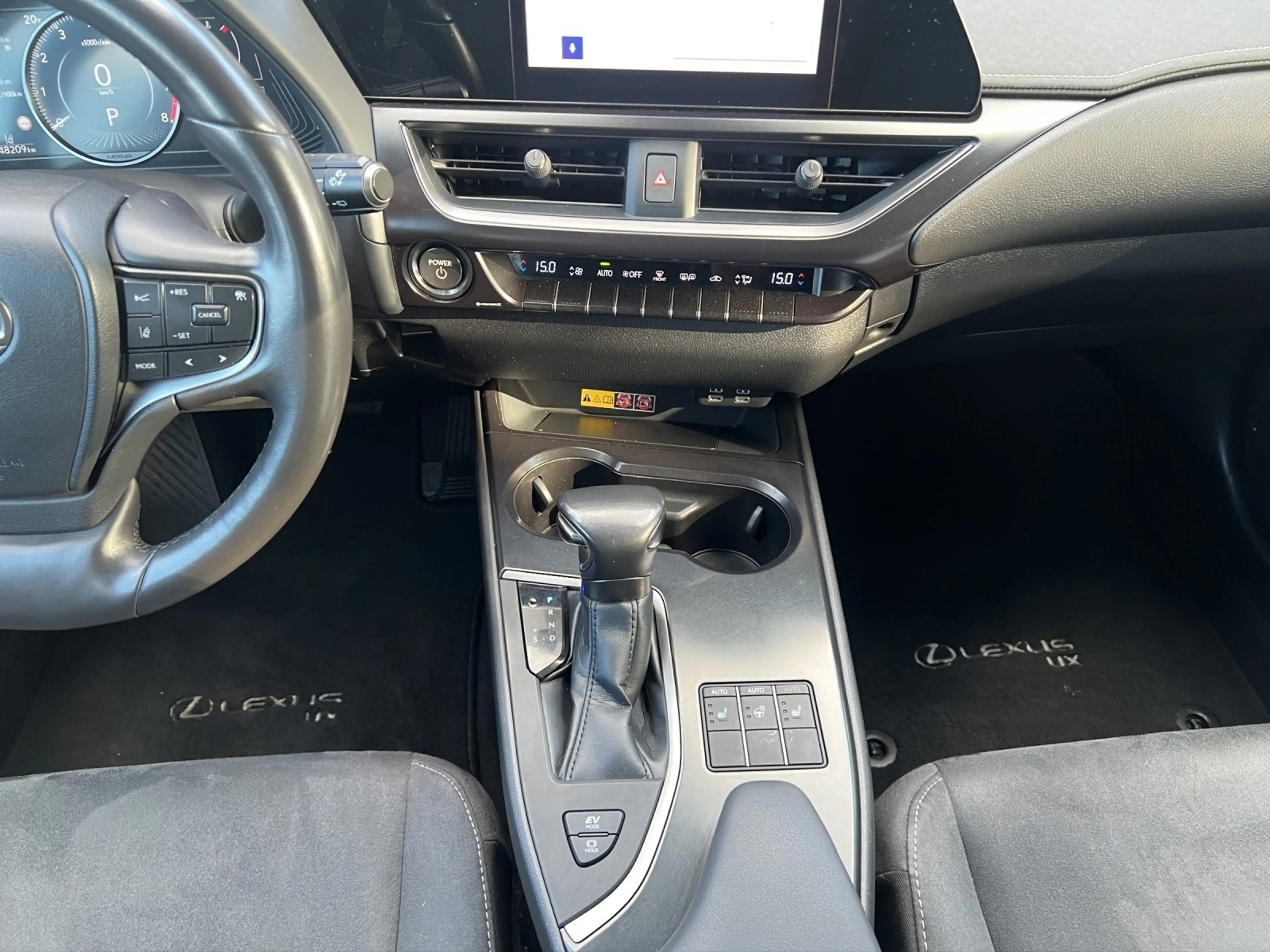 Lexus UX 250h 250h STYLE EDITION 1HD+CARPLAY+PDC+SHZ+LED — photo 14