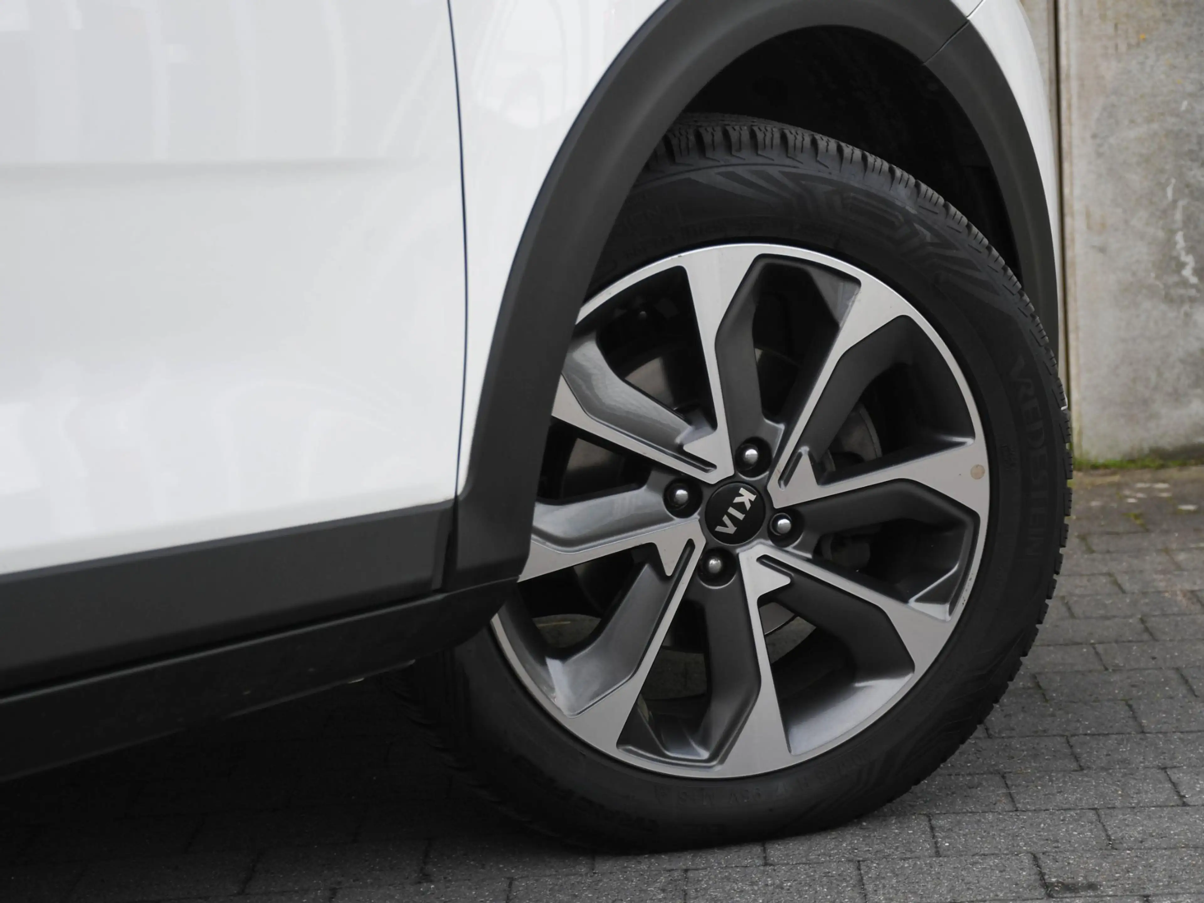 Kia Stonic DynamicLine 1.0 T-GDi 100pk 17''LM | CAMERA | NAVI — photo 7