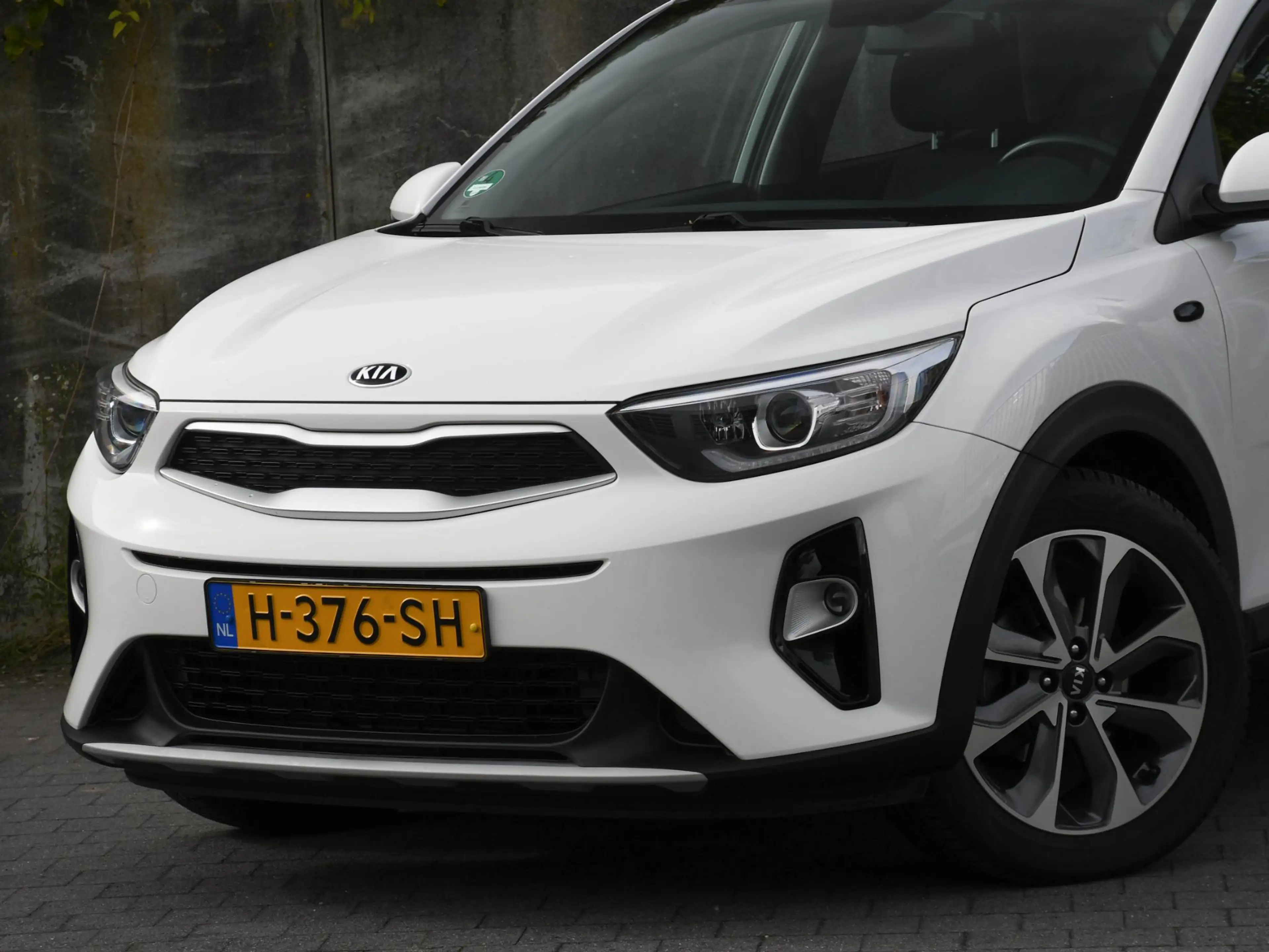 Kia Stonic DynamicLine 1.0 T-GDi 100pk 17''LM | CAMERA | NAVI — photo 2