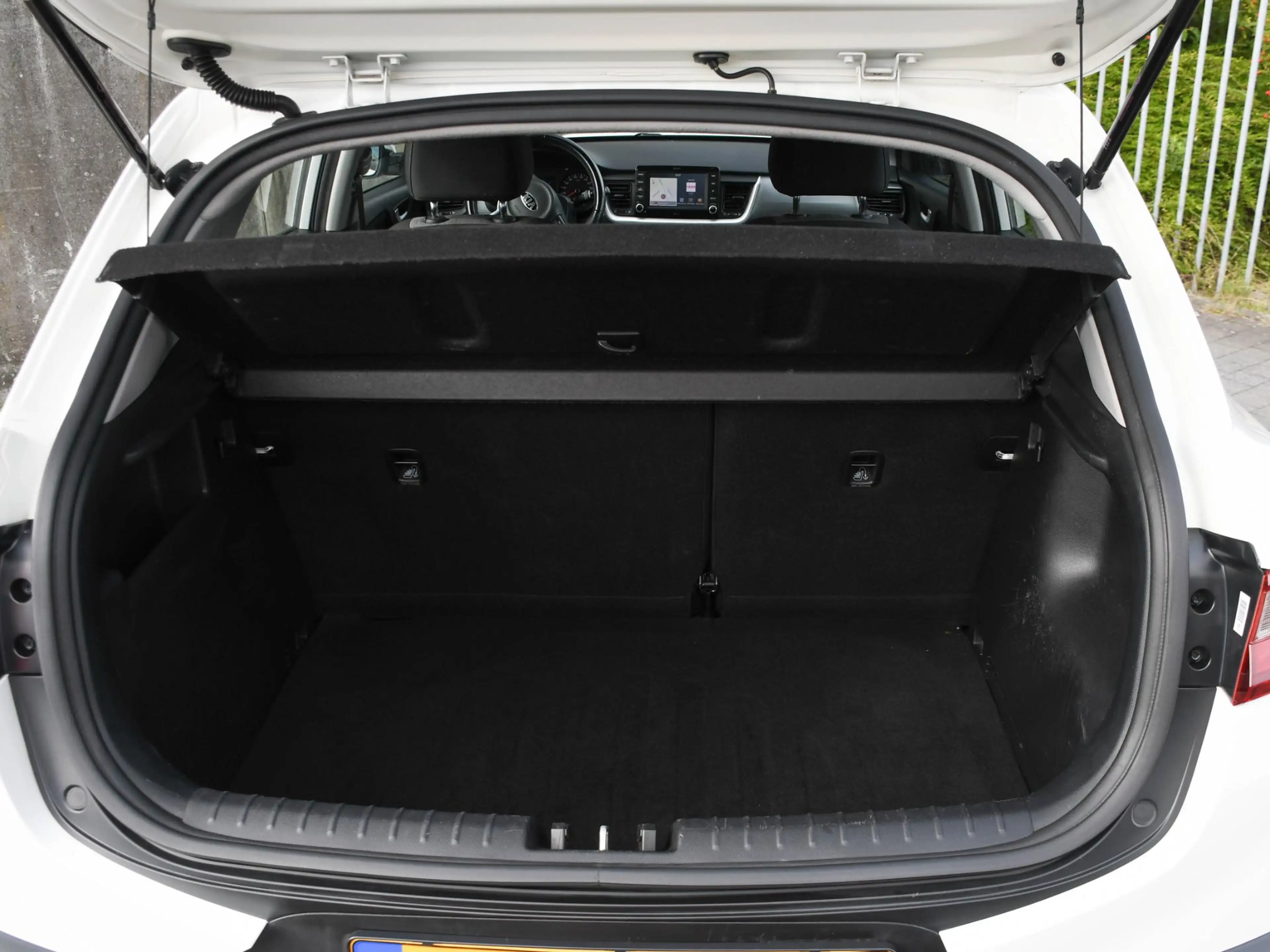 Kia Stonic DynamicLine 1.0 T-GDi 100pk 17''LM | CAMERA | NAVI — photo 12