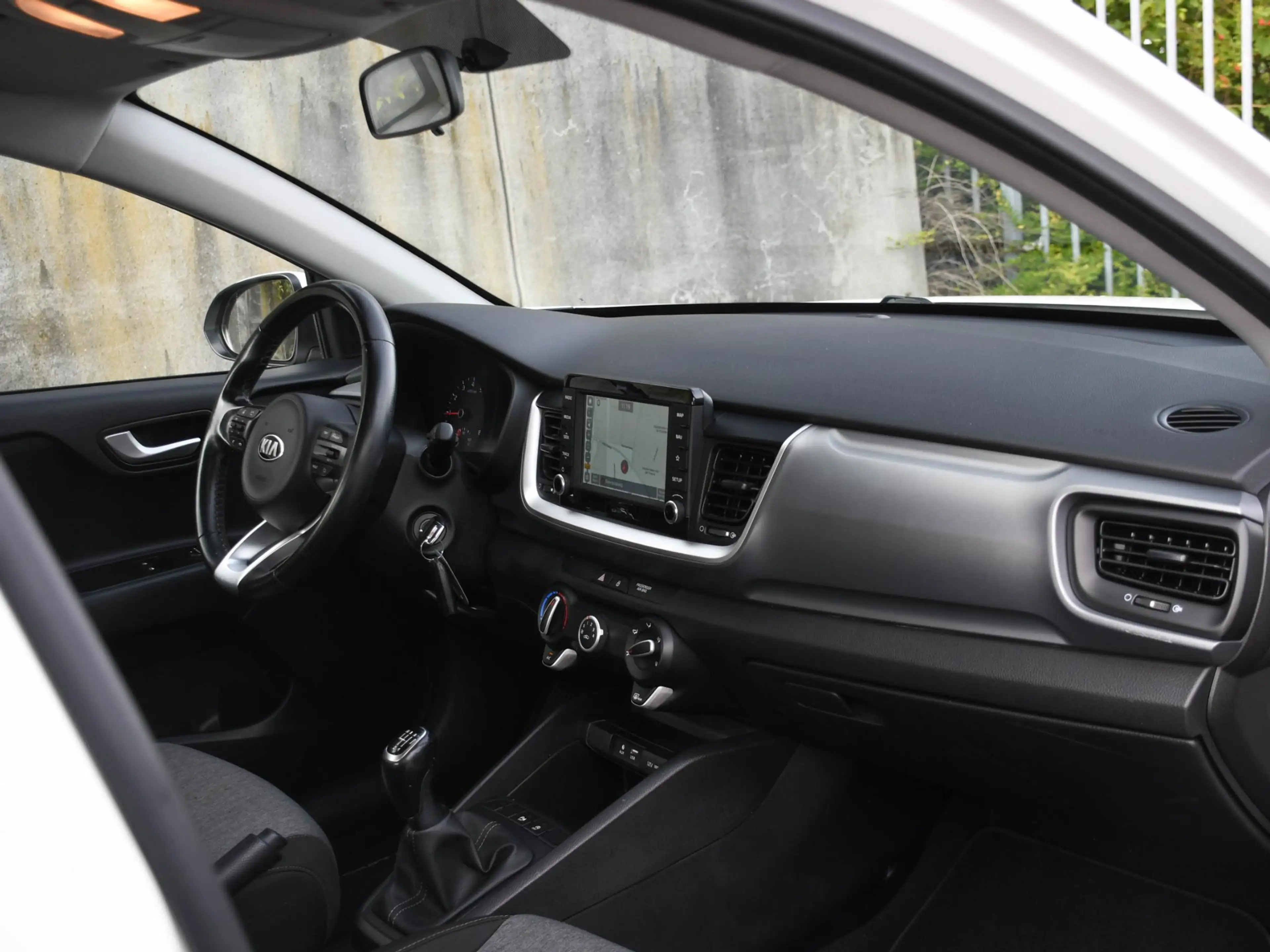 Kia Stonic DynamicLine 1.0 T-GDi 100pk 17''LM | CAMERA | NAVI — photo 9