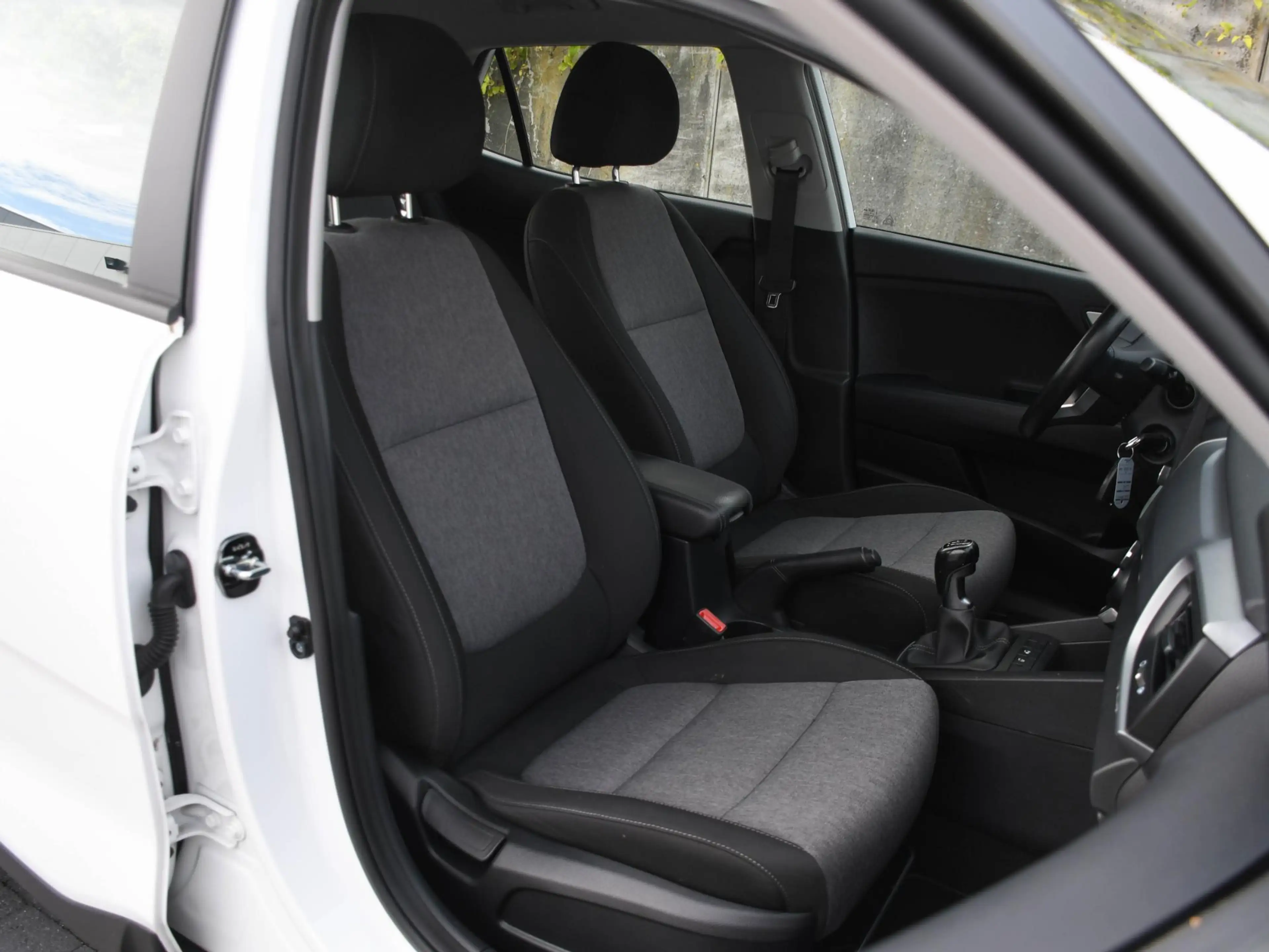 Kia Stonic DynamicLine 1.0 T-GDi 100pk 17''LM | CAMERA | NAVI — photo 10