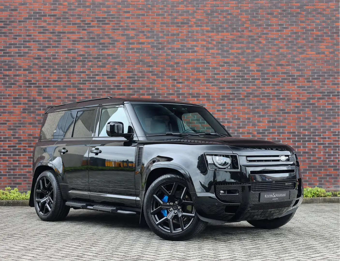Land Rover Defender P400e 110 X-Dynamic HSE | Urban - Pano - Trekhaak Schwarz - 1