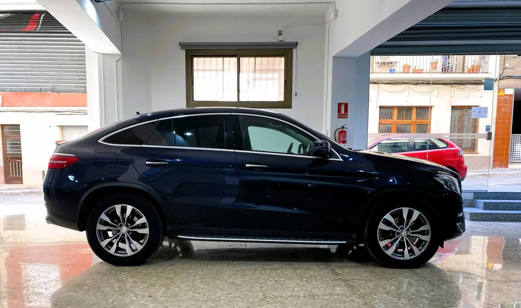 Mercedes-Benz GLE 300 Coupé 3.0 d V6 4MATIC 24V 9G-TRONIC 258 cv Bleu - 2