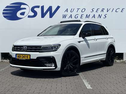 Volkswagen Tiguan 1.4 TSI ACT R-Line | Pano | Trekhaak | Leder | LED