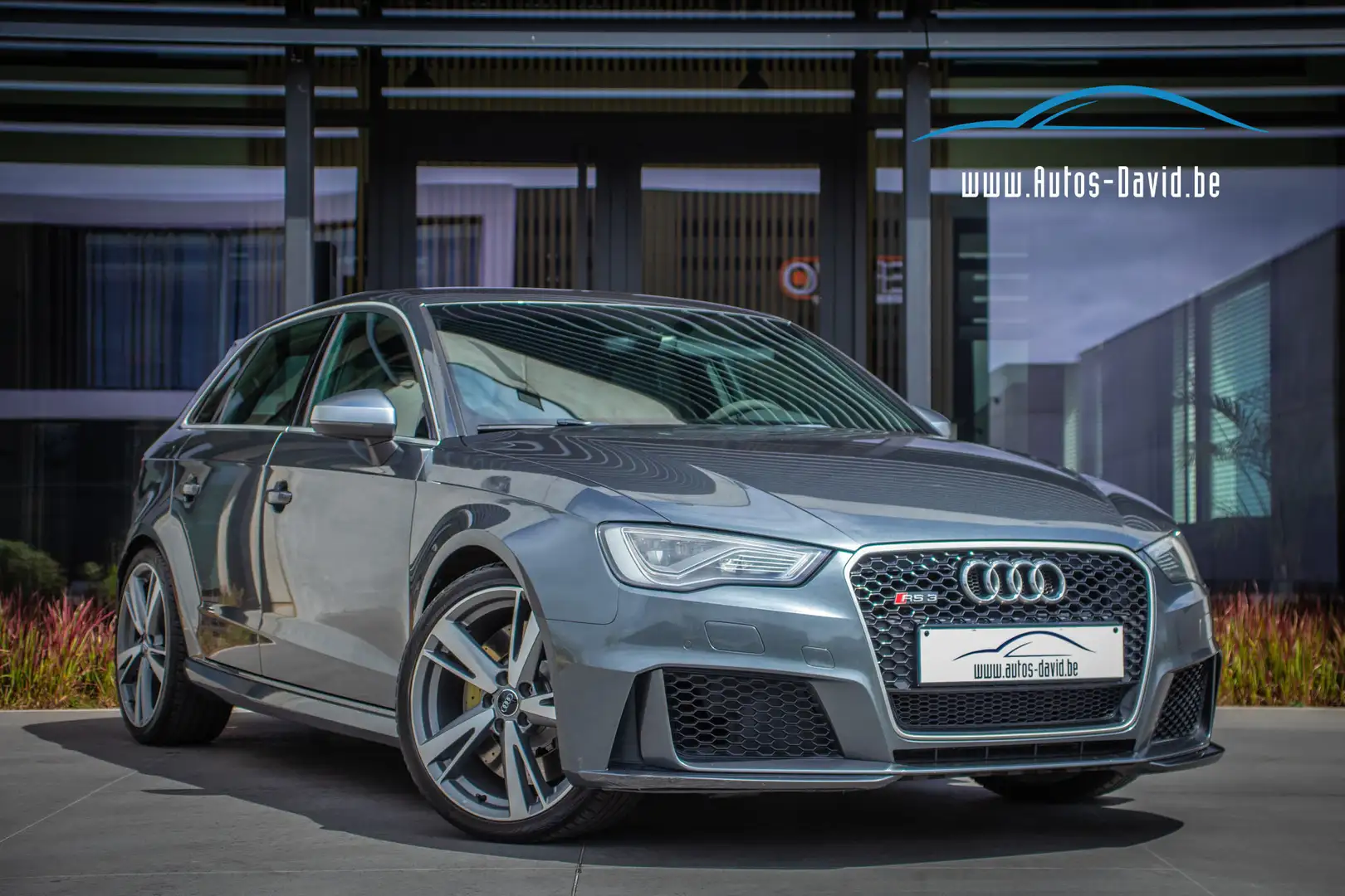Audi RS3 Sportback 2.5 TFSI Quattro S tronic / B&O / ISOFIX Grau - 1