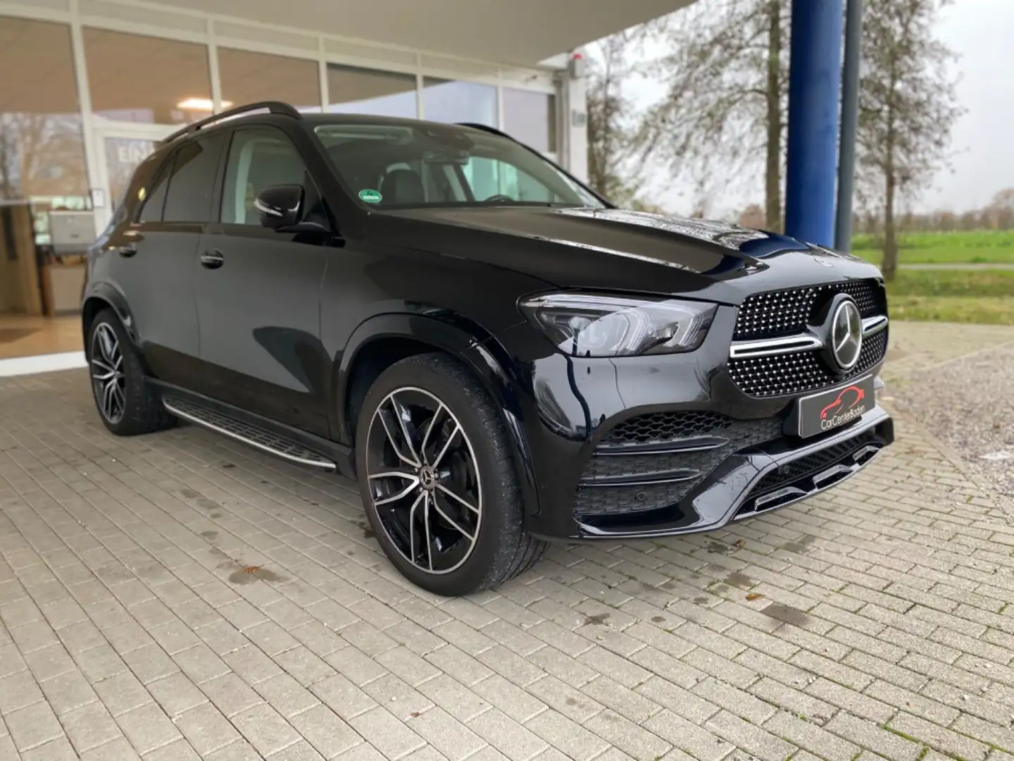 Mercedes-Benz GLE 350 d AMG Line Ext. / Int. 4Matic / 22" Alu Schwarz - 1