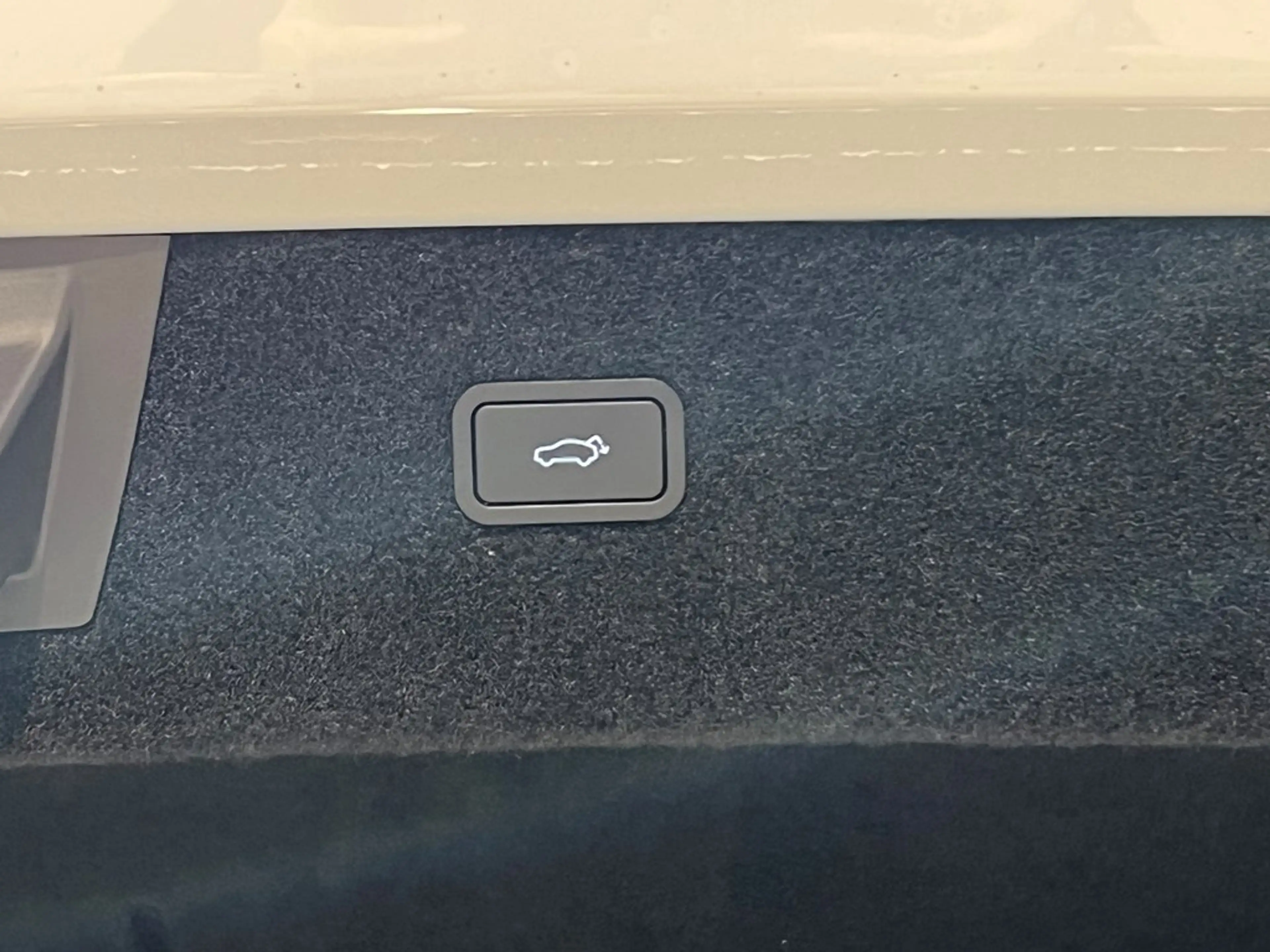 Polestar 4 Long Range Pilot — photo 11