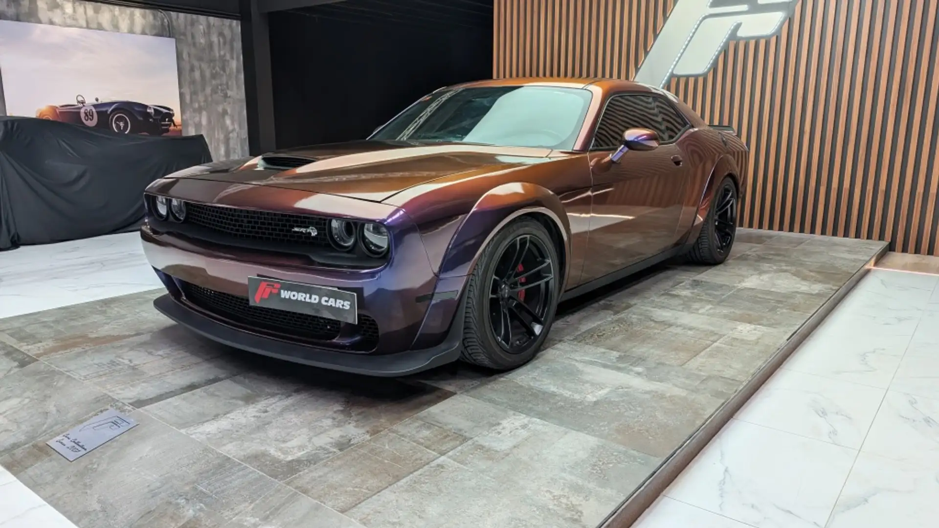 Dodge Challenger SRT 392 Hemi 6.4 V8 Gris - 2