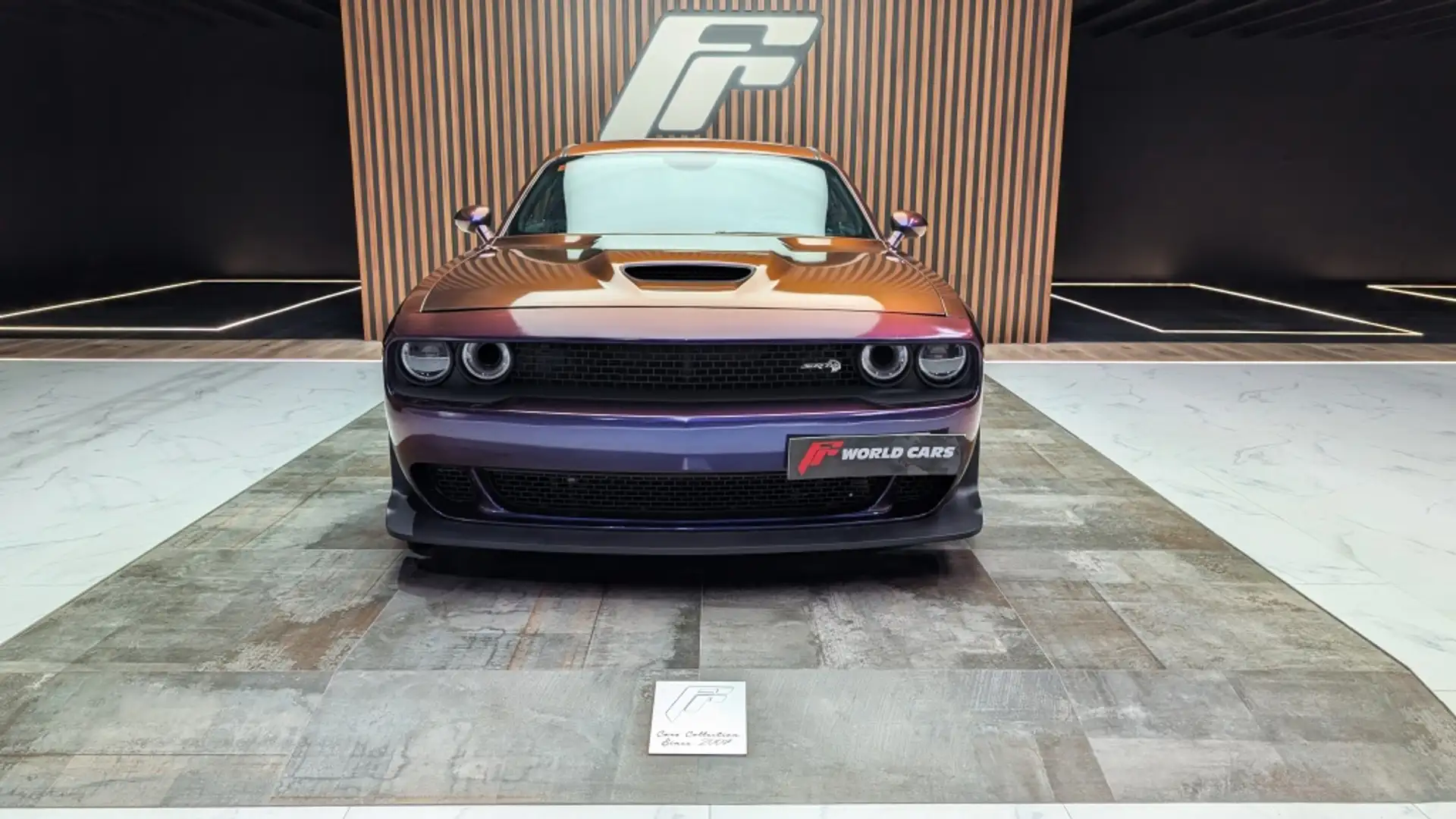 Dodge Challenger SRT 392 Hemi 6.4 V8 Gris - 1