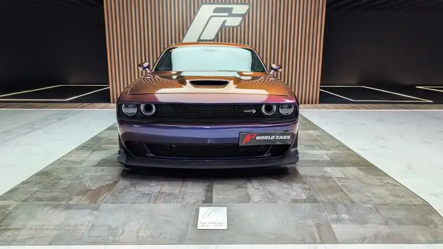 Dodge Challenger SRT 392 Hemi 6.4 V8