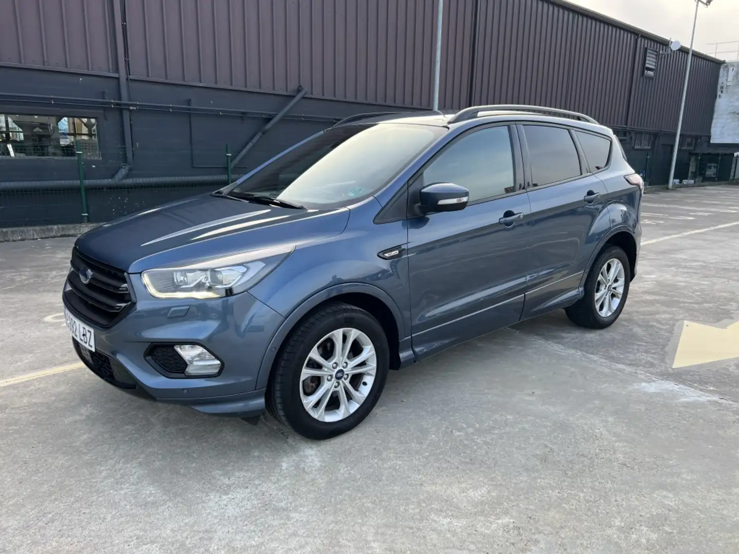 Ford Kuga 1.5 EcoB. Auto S&S ST-Line Limited Edition 4x2 Aut Blauw - 1