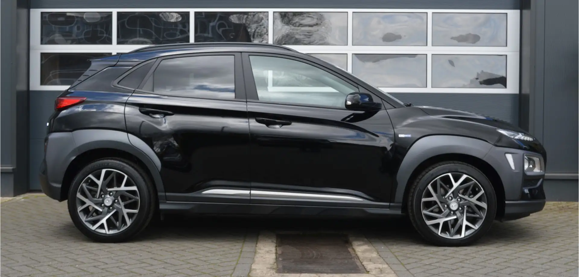 Hyundai KONA 1.6 GDI HEV Premium | HUD | Carplay | Adaptief CC Schwarz - 2