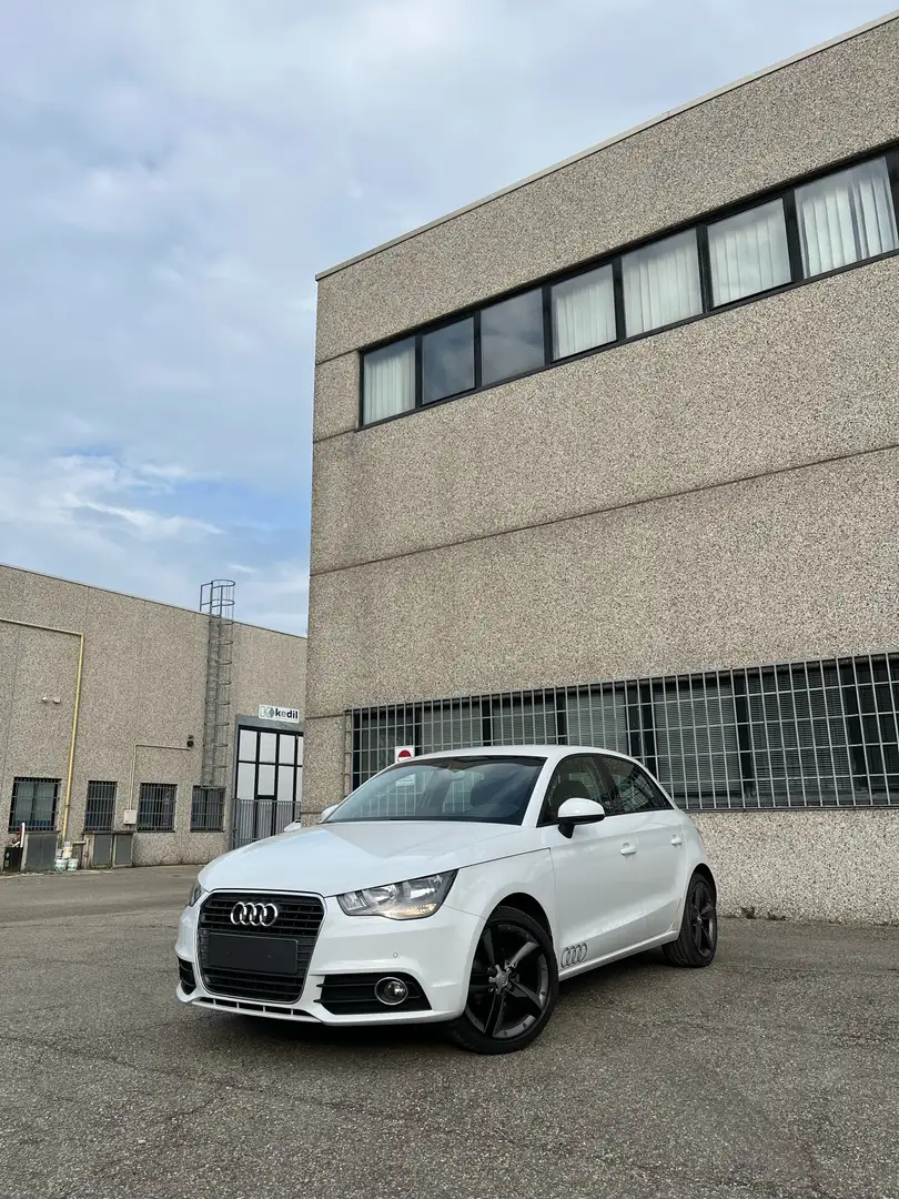 Audi A1 Sportback 1.2 tfsi Attraction - 1