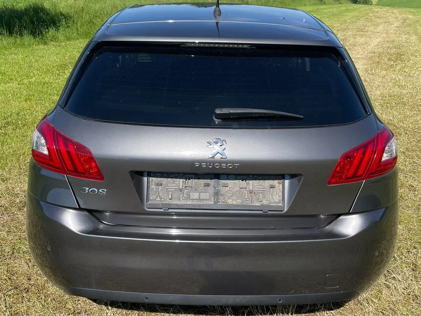 Peugeot 308 308 1,2 PureTech 110 Style S Grau - 2