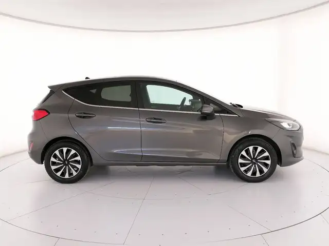 Ford Fiesta view 3