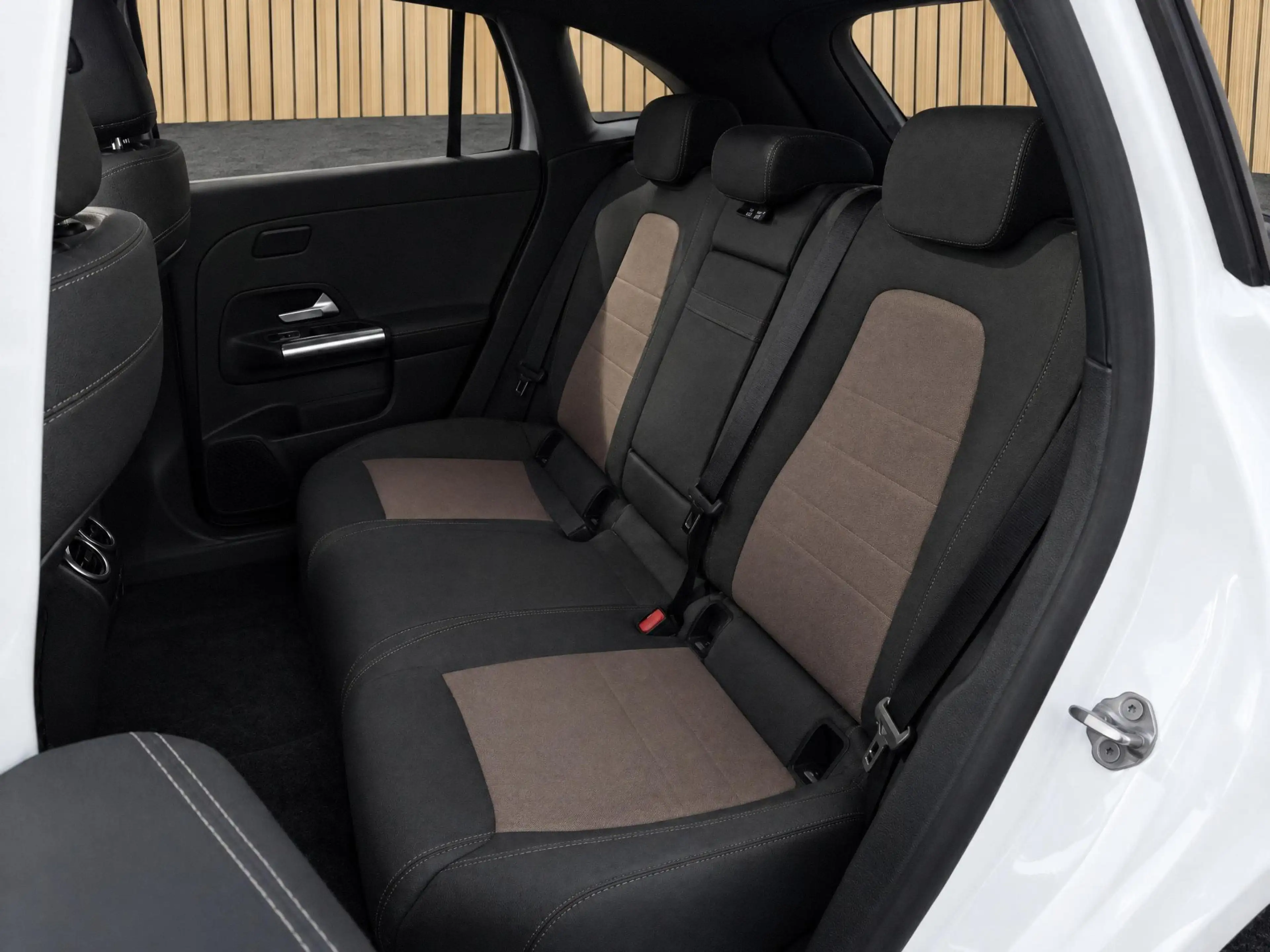 Mercedes-Benz EQA 250 67 kWh |Pano |Stoelverw. |Burmester |Camera |Sfeer — photo 11