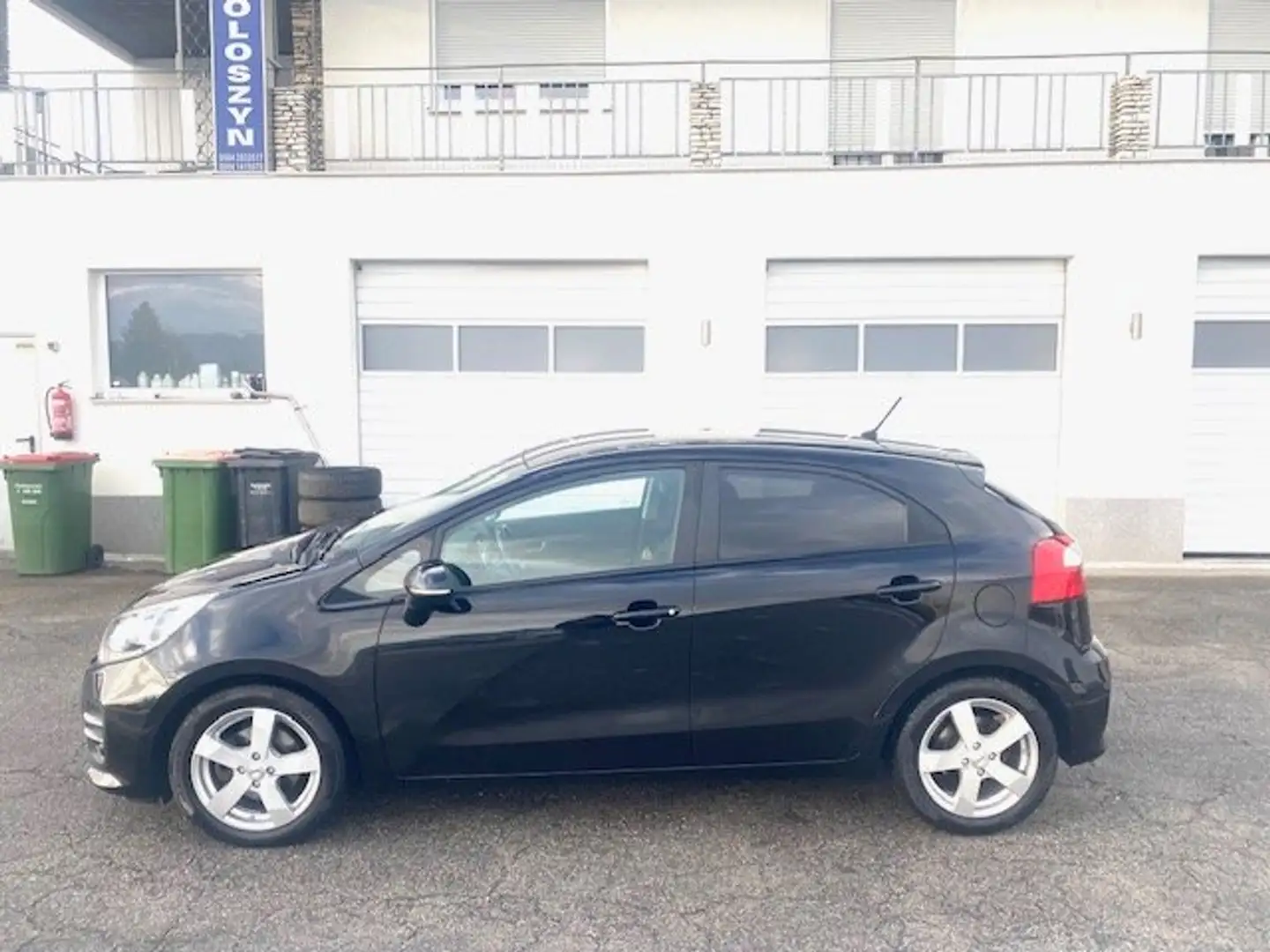 Kia Rio Rio 1,2 MPI Team Austria Edition Schwarz - 2