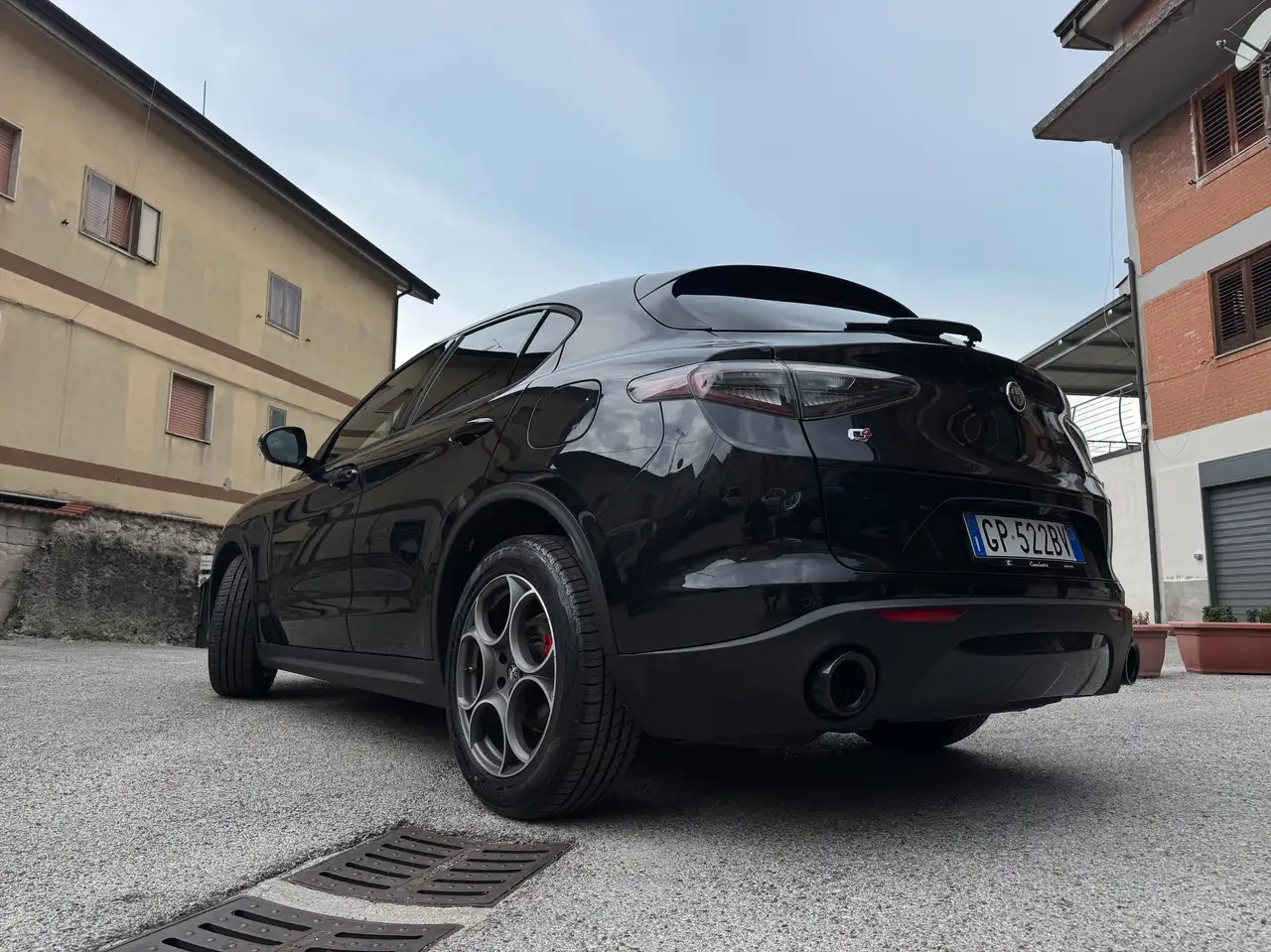 Alfa Romeo Stelvio 2023