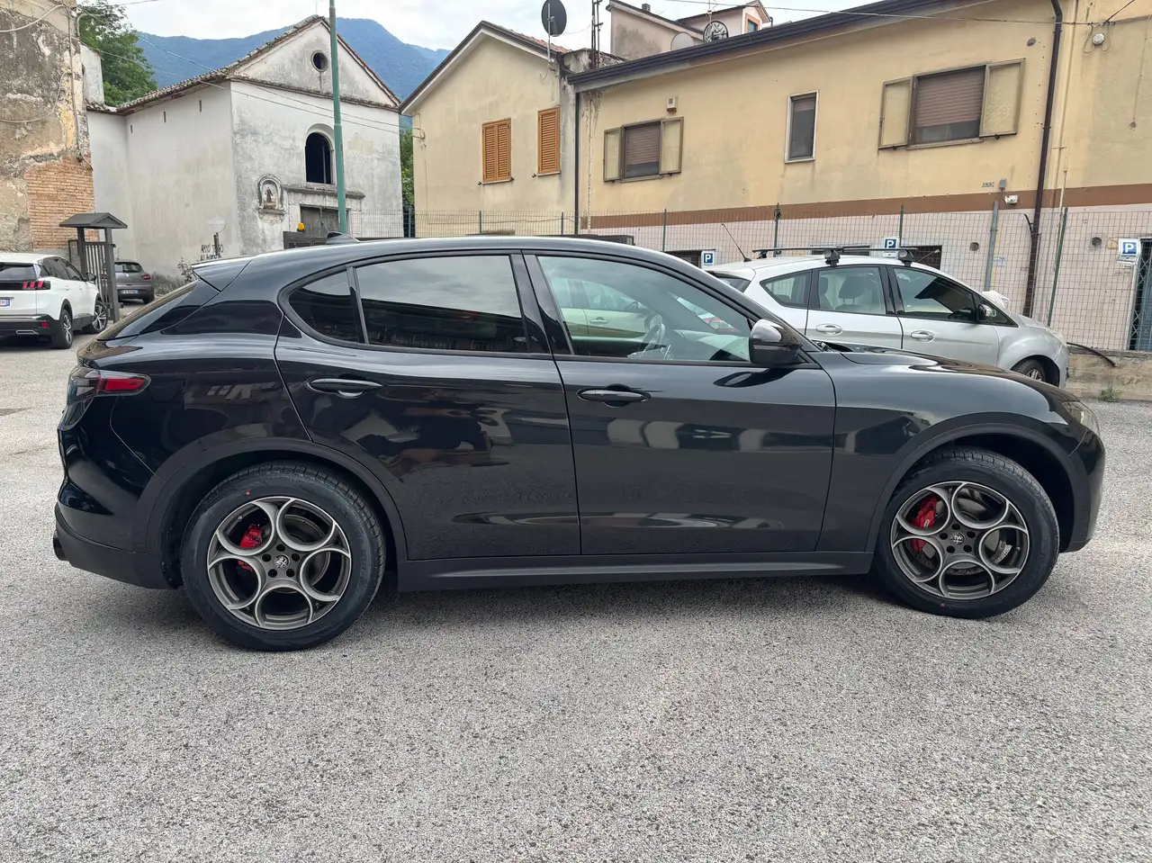 Alfa Romeo Stelvio 2023 — фото 6