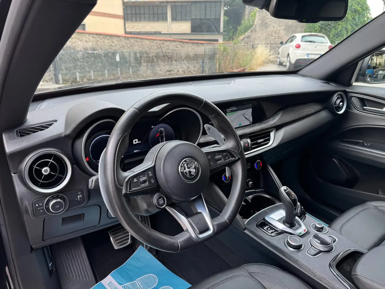 Alfa Romeo Stelvio 2023 — фото 10