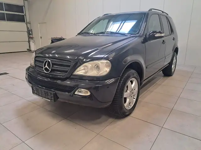 Mercedes-Benz ML 270 / SCHIEBEDACH / LEDER / AHK / SHZ