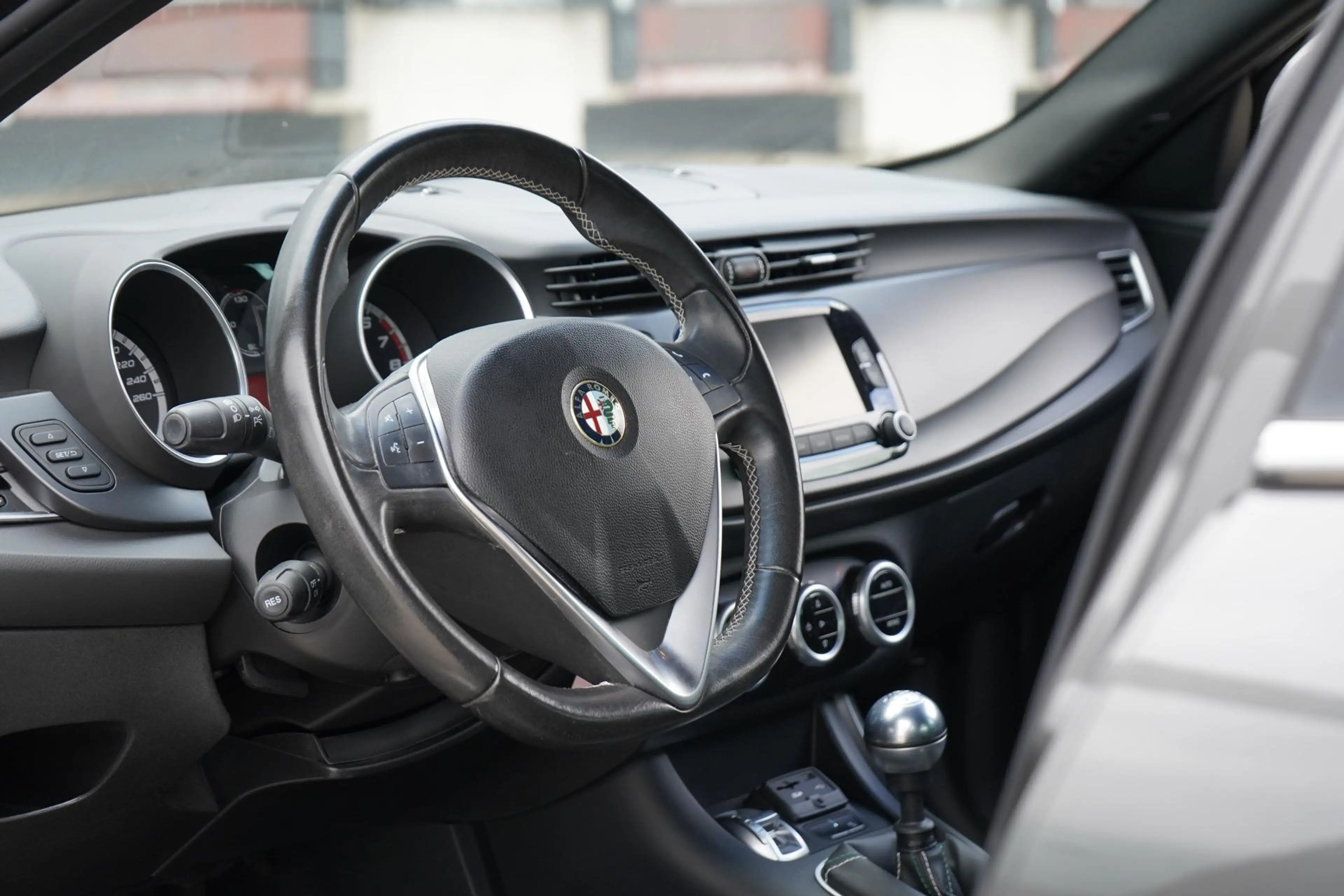 Alfa Romeo Giulietta 1.4 T Distinctive QV-Line — photo 9