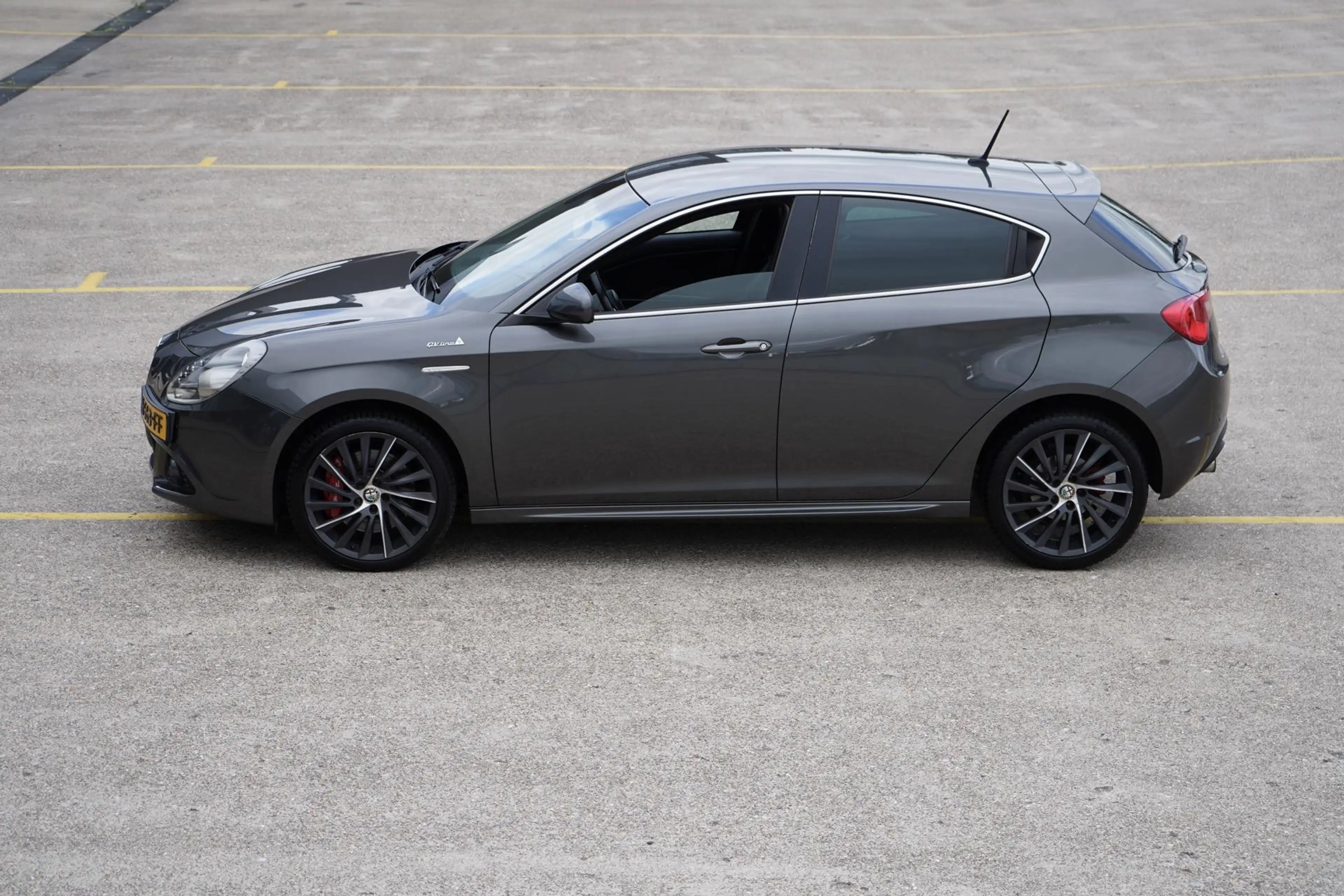 Alfa Romeo Giulietta 1.4 T Distinctive QV-Line — photo 8