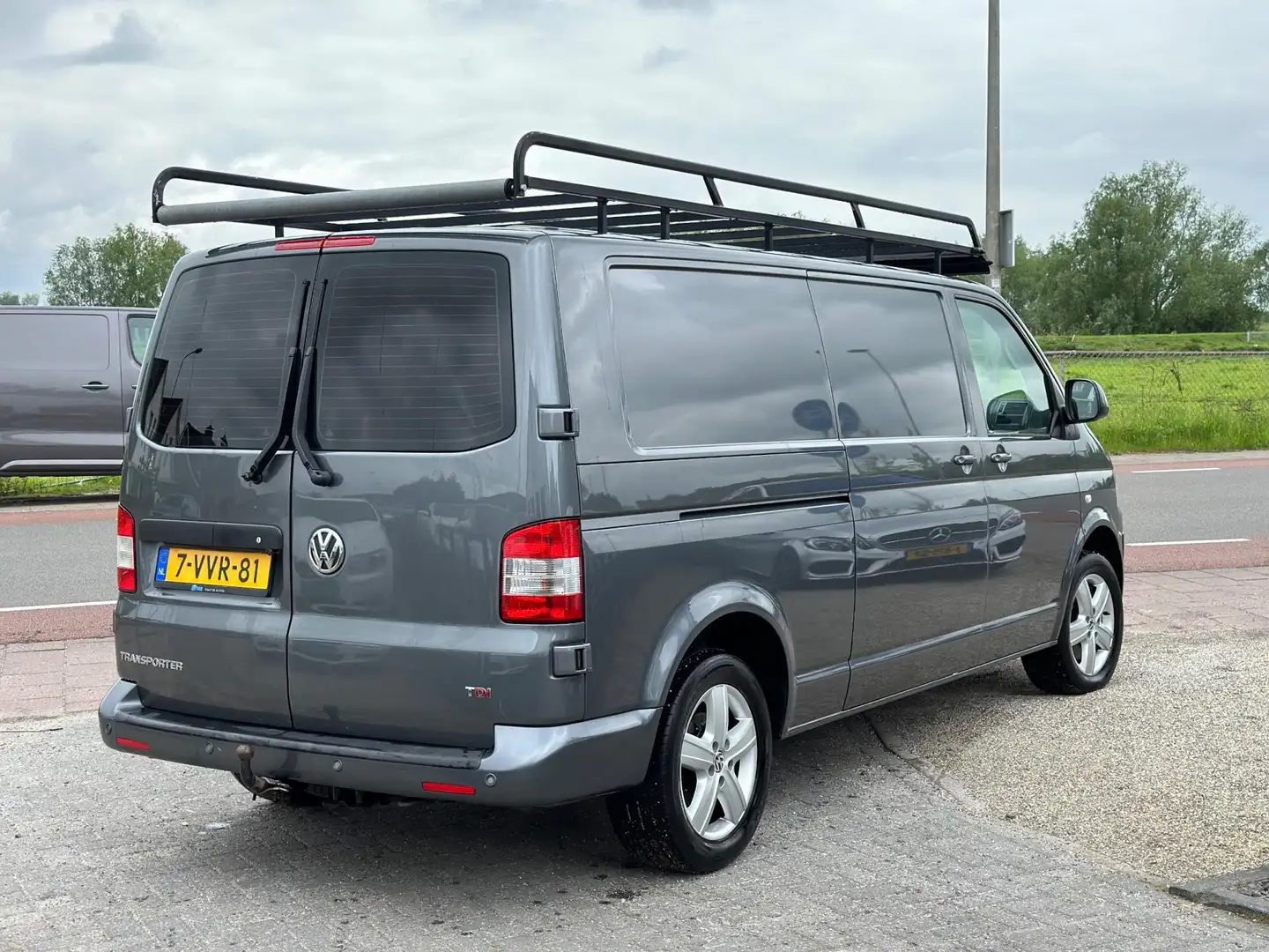 Volkswagen Transporter 2.0 TDI L2H1 DC Comfortline NWE MOTOR,AUTOMAAT! - 2