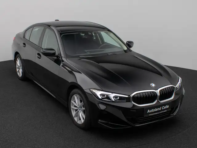 BMW 3 Series view 3