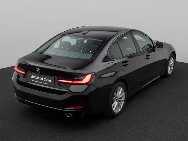 BMW 3 Series view 7