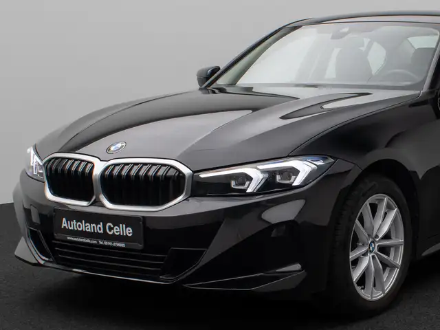 BMW 3 Series view 16