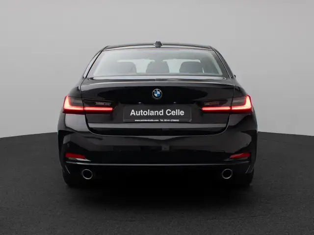 BMW 3 Series view 8