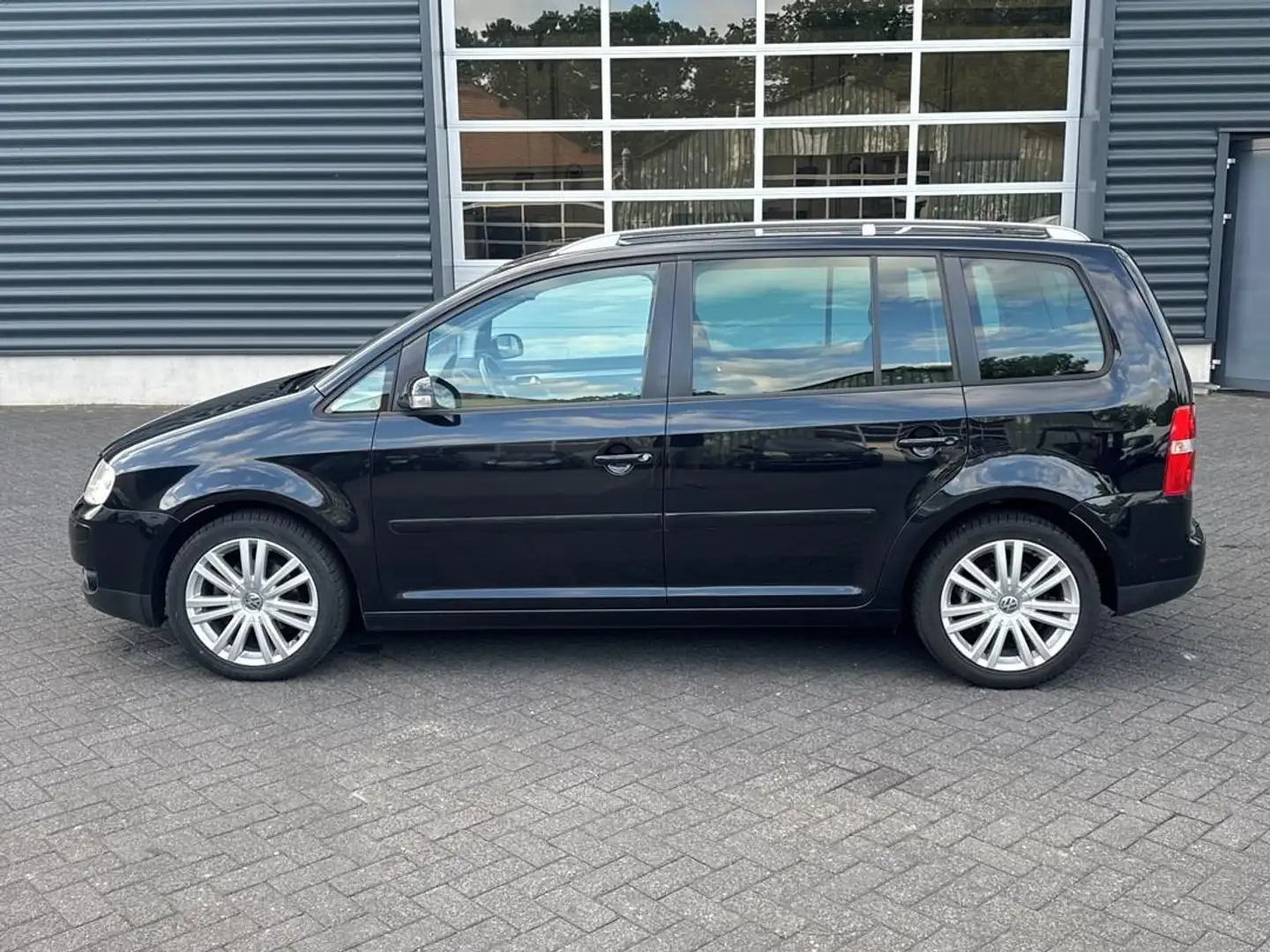Volkswagen Touran 1.4 TSI Trendline stoelverwarming, airco Zwart - 2