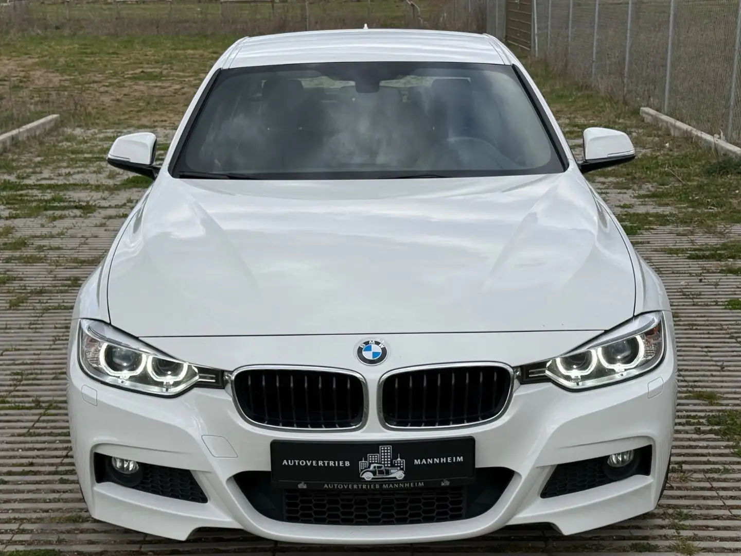 BMW 320 d xDrive M-Paket/BiXENON/SHZ/PDC/LEDER/1.HD Wit - 2