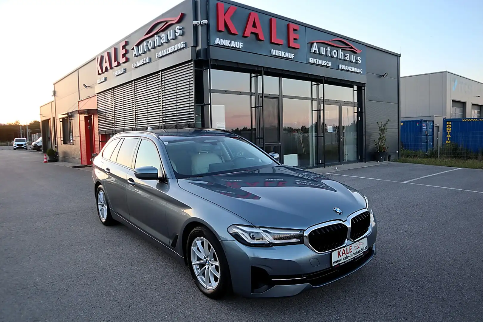 BMW 520 d 48 V Touring Aut. *1.Besitz*Leder* Grau - 1