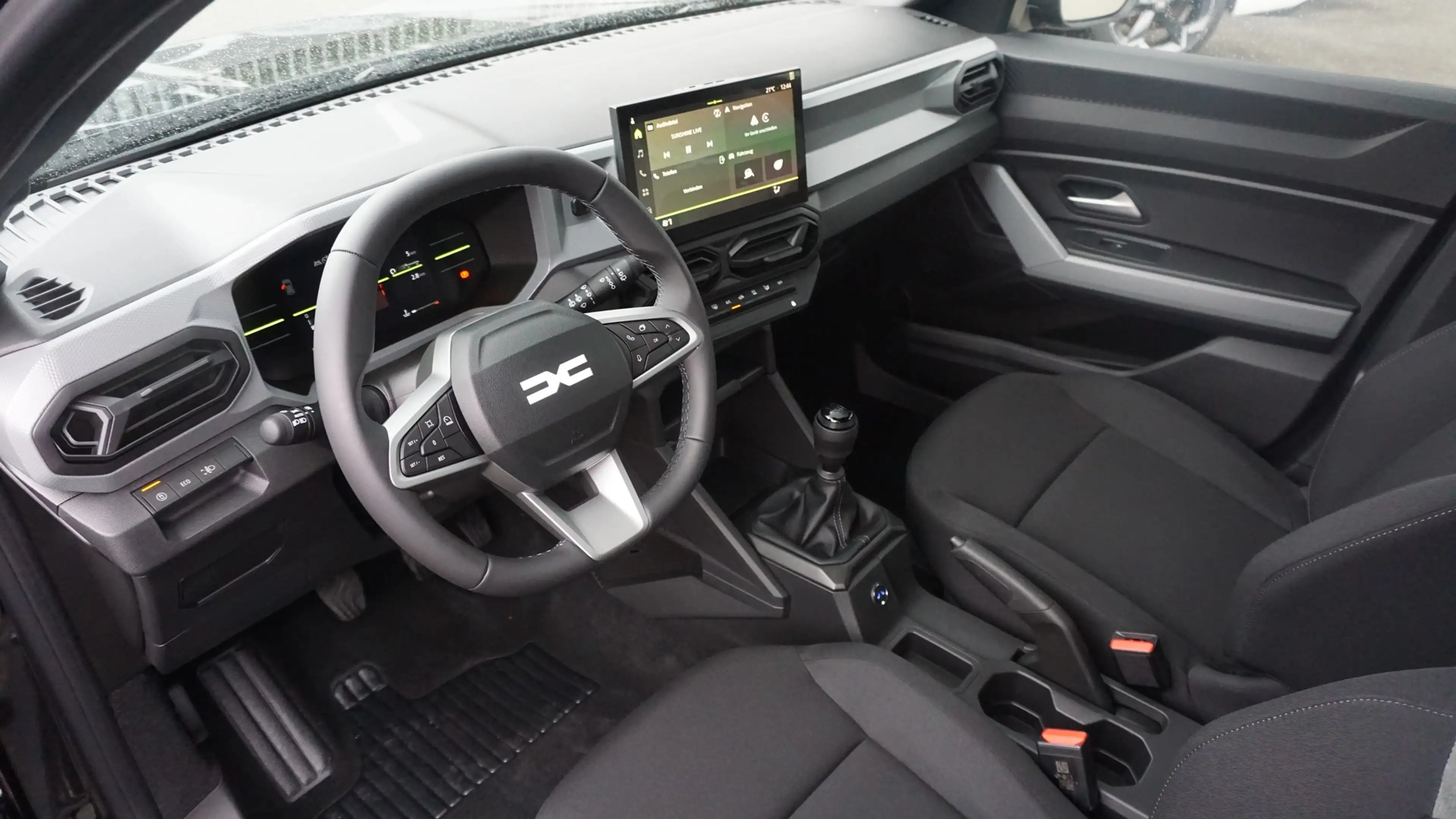 Dacia Bigster Essential 140 mHev LED Kamera — photo 10