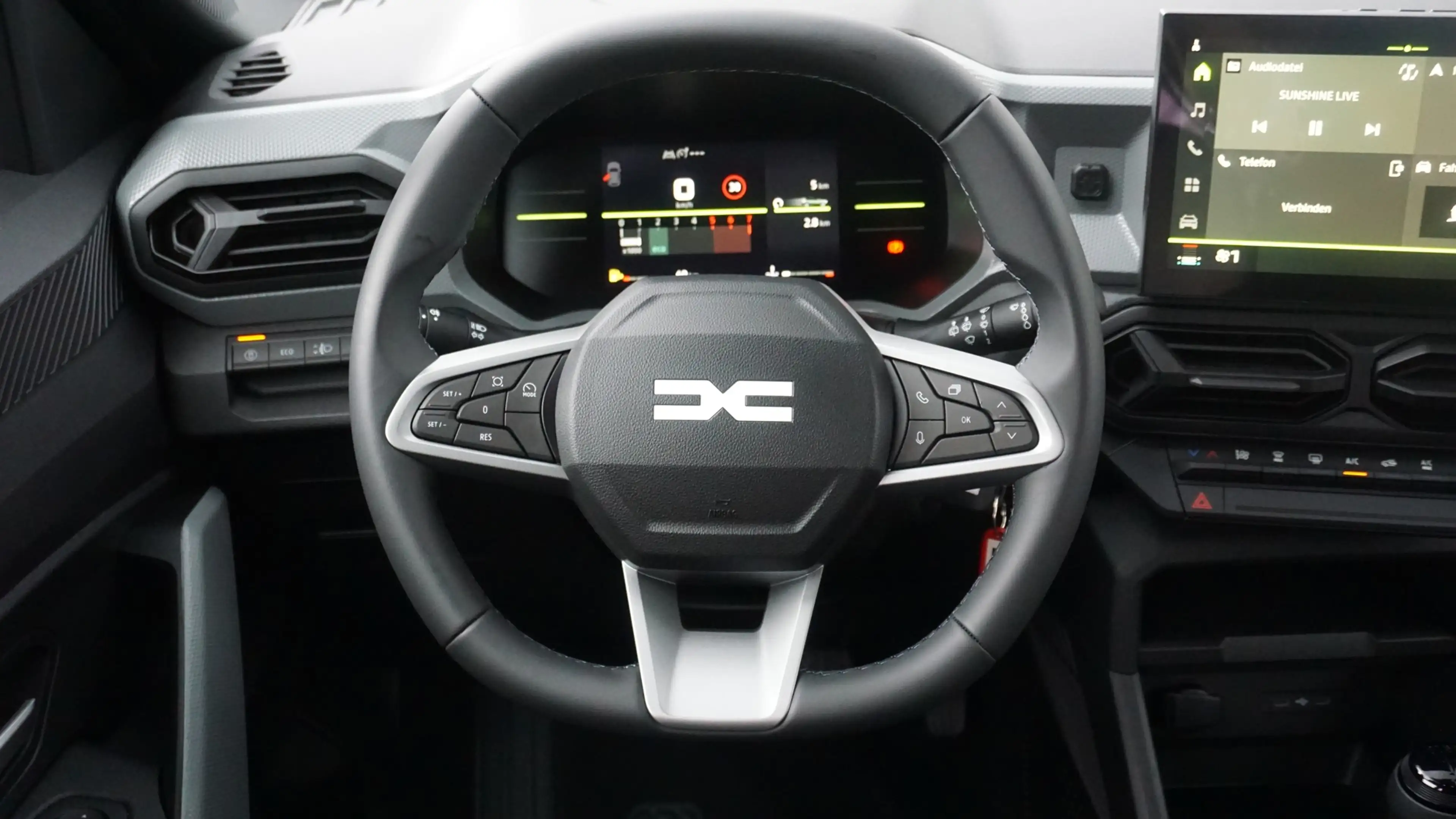 Dacia Bigster Essential 140 mHev LED Kamera — photo 13