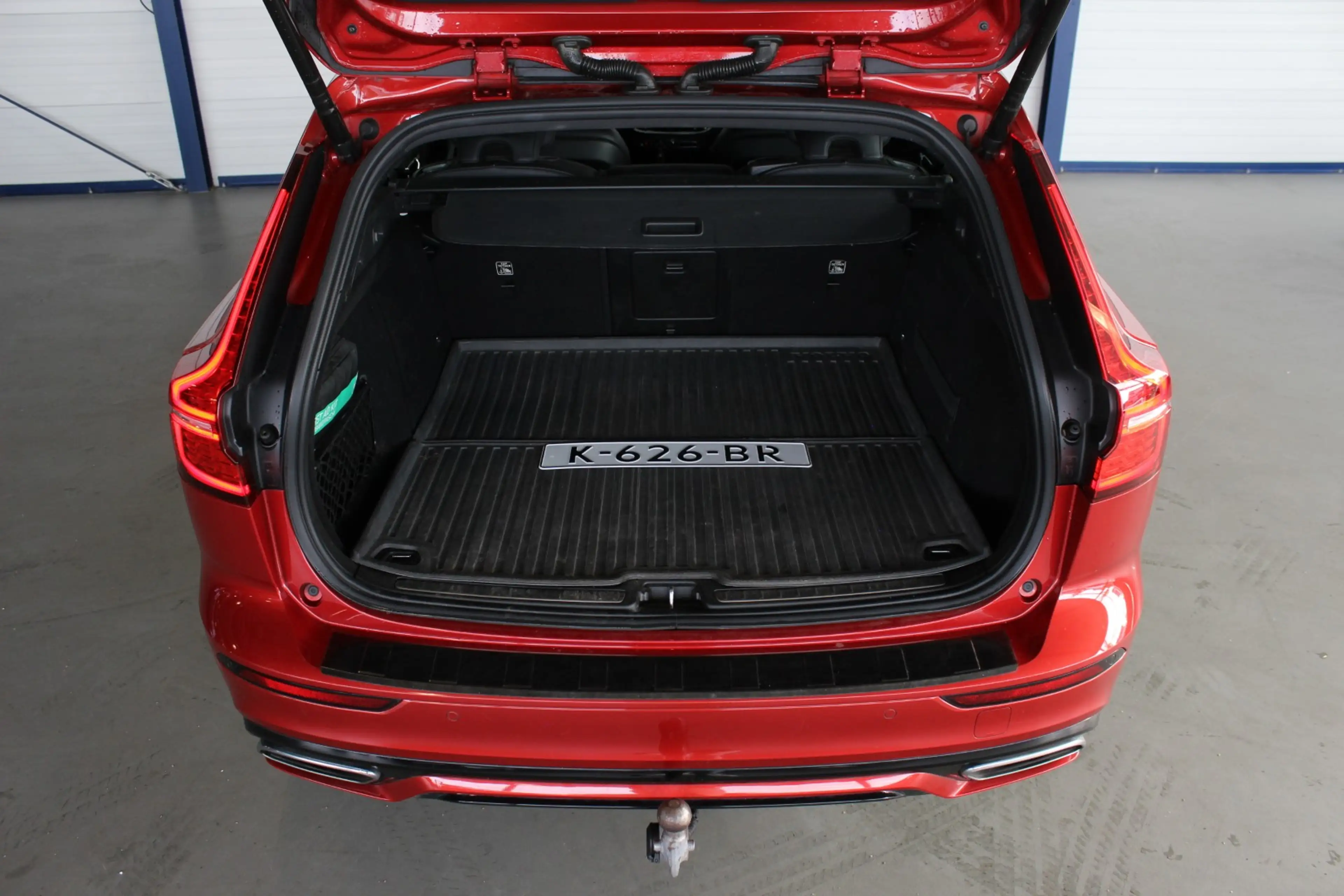 Volvo V60 2.0 T4 R-Design Trekhaak | Pano | Camera | Leder | — photo 7