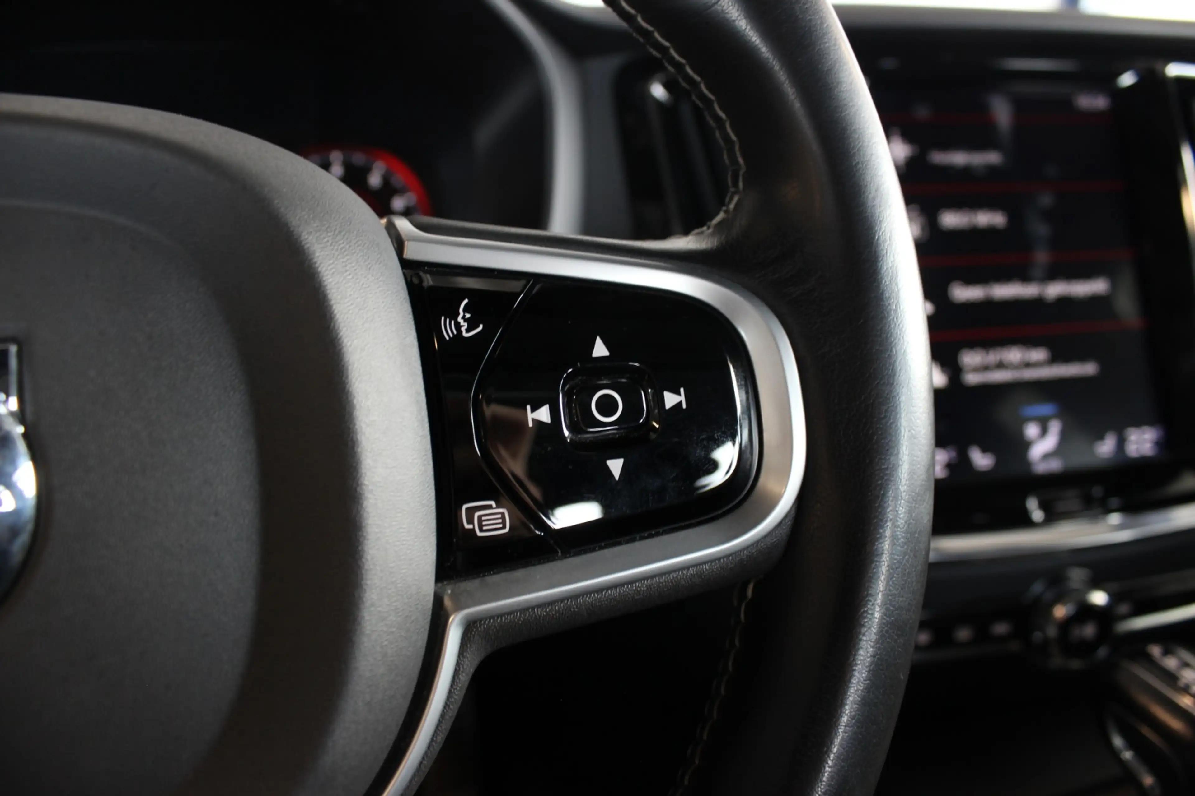 Volvo V60 2.0 T4 R-Design Trekhaak | Pano | Camera | Leder | — photo 12