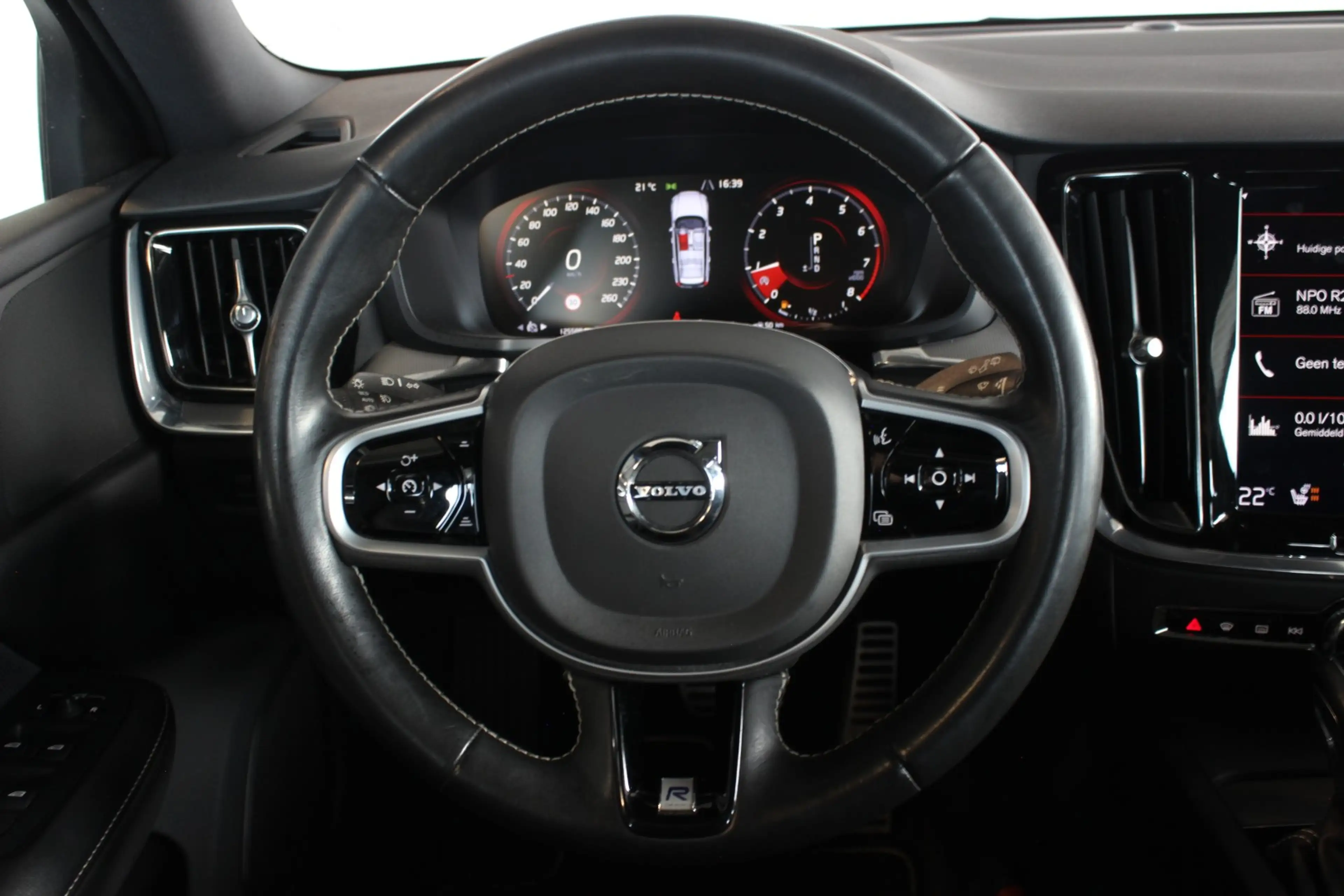 Volvo V60 2.0 T4 R-Design Trekhaak | Pano | Camera | Leder | — photo 10