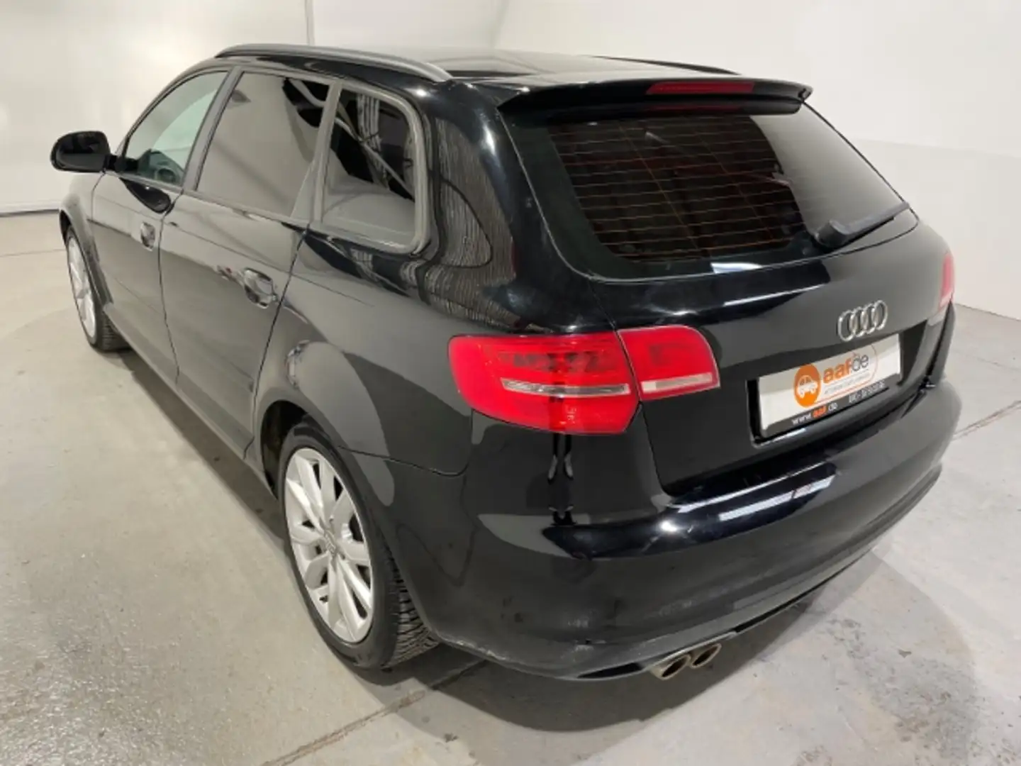 Audi A3 Sportback 2.0 TDI Attraction S-Tronic Fekete - 2