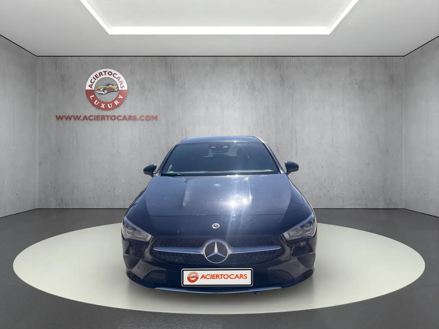 Mercedes-Benz CLA 200 Shooting Brake 200d 8G-DCT Negro - 2