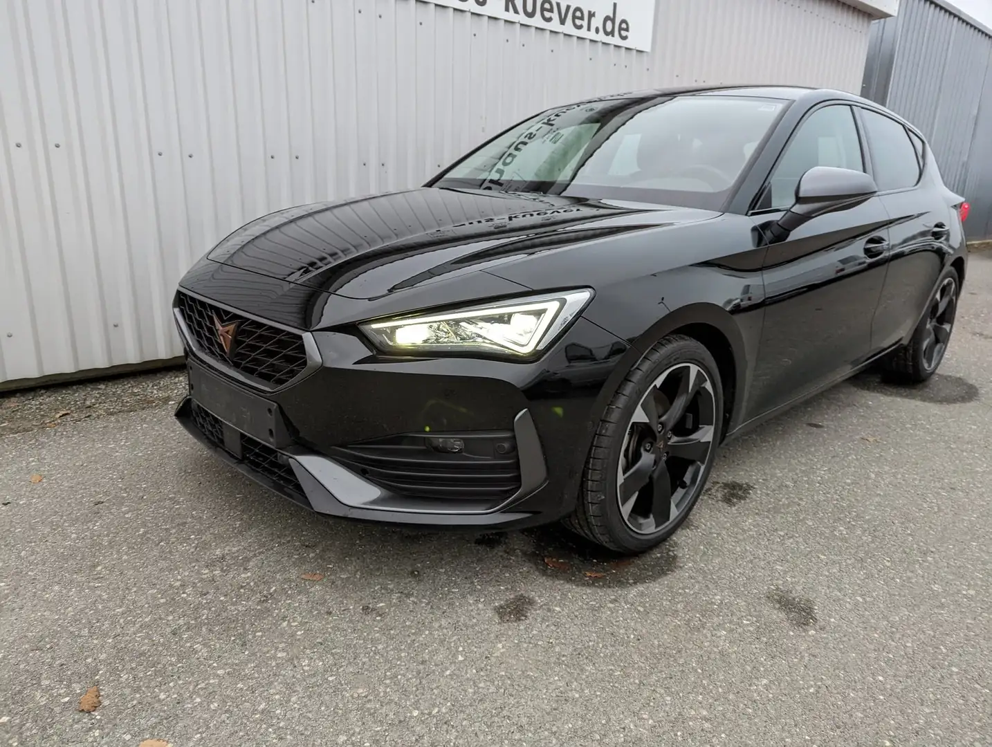 CUPRA Leon 2.0 TSI DSG Navi+LED+ACC+Shzg.+18 ACC+LED+LEDER+NA Schwarz - 1