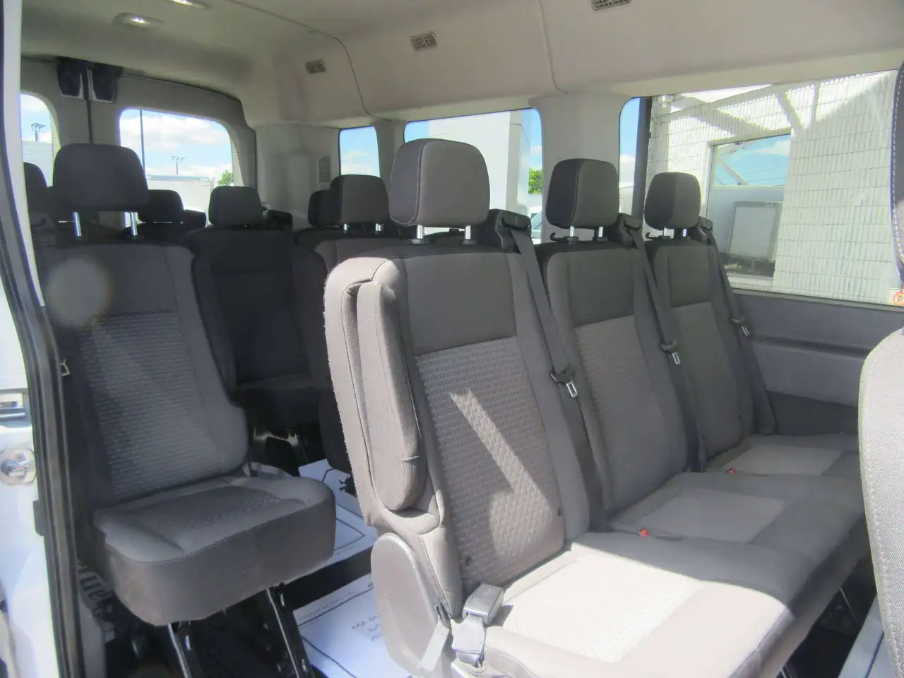 Ford Transit Passenger Wagon снимка Ford Transit Passenger Wagon